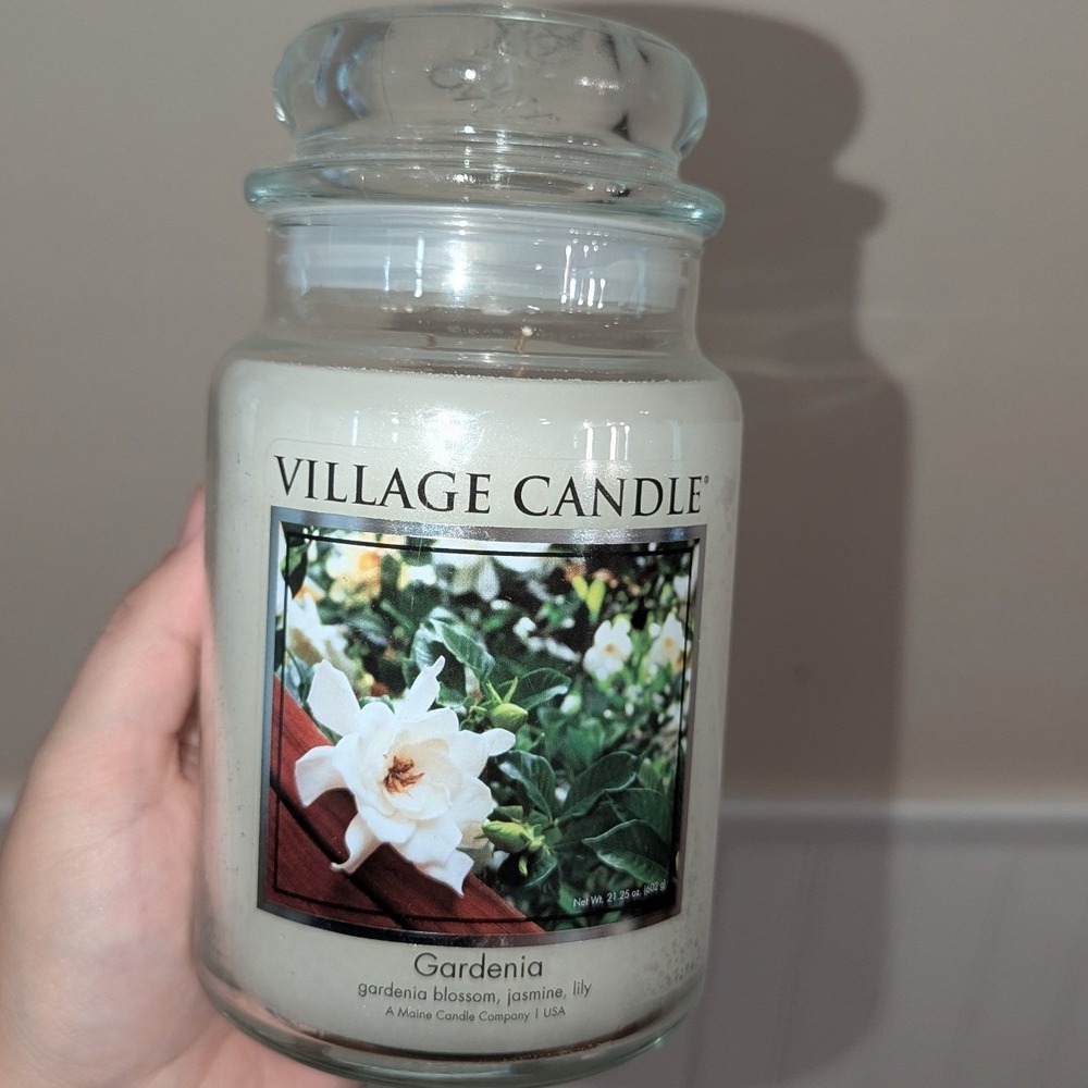 Village Candle Gardenia Large Glass Jar Double Wick 21.25 oz White Candle Summer